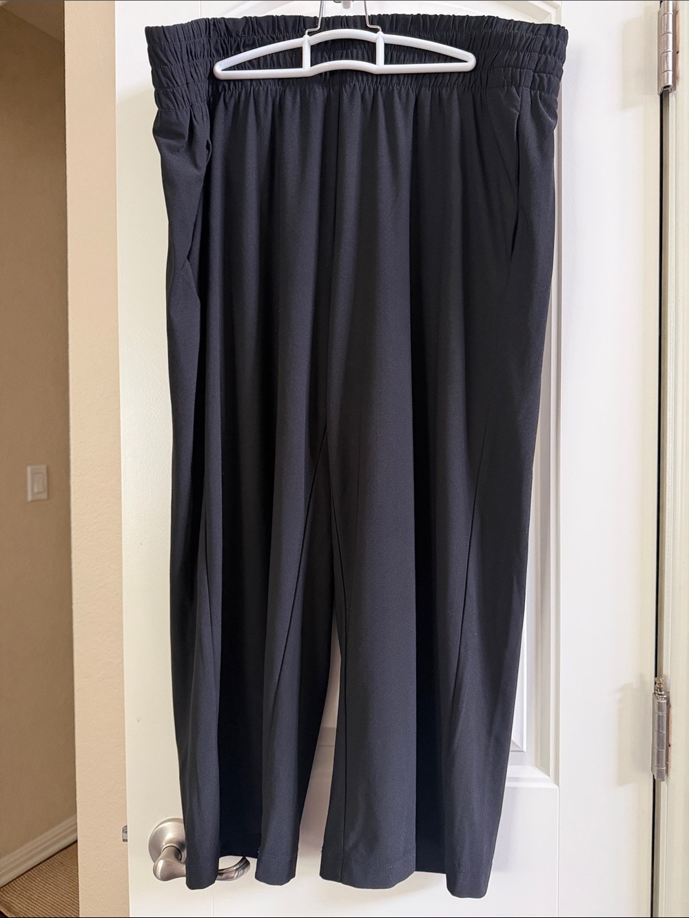 Jones New York Black Cropped Pull-On Dress Pants